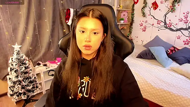 Snapshot of Nicole_Pars chatting on 01/06/26, 04:43 Nicole Pars online show from 01/06/26, 04:43