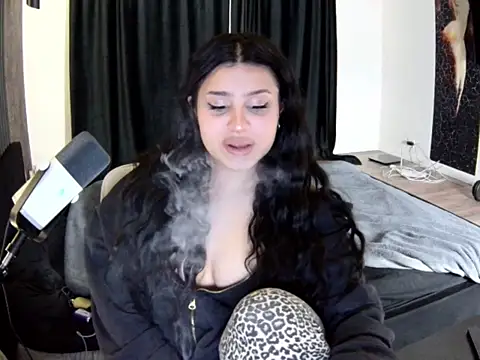 Snapshot of Nicole_Pars chatting on 02/23/26, 05:10 Nicole Pars online show from 02/23/26, 05:10