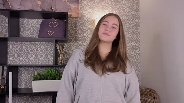 Snapshot of RuthFreeley chatting on 12/15/25, 03:49 RuthFreeley online show from 12/15/25, 03:49