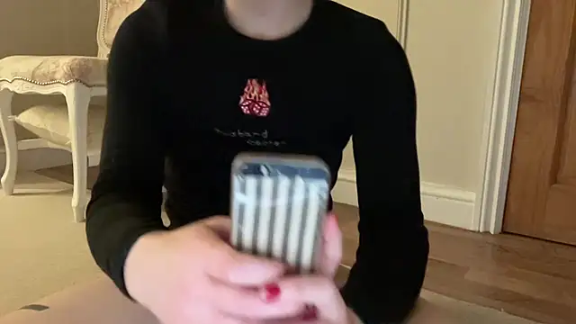 Snapshot of ijustturned18today chatting on 12/23/25, 12:19 ijustturned18today online show from 12/23/25, 12:19