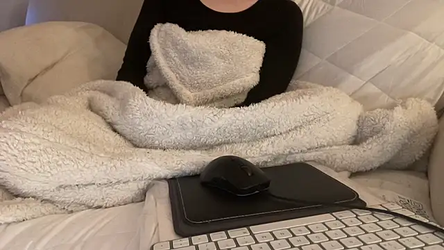 Snapshot of ijustturned18today chatting on 01/15/26, 08:08 ijustturned18today online show from 01/15/26, 08:08