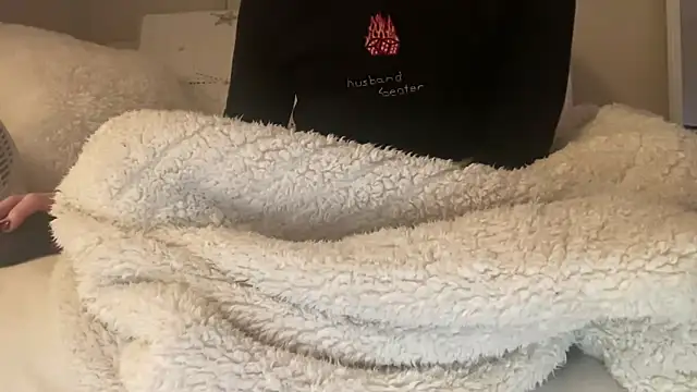 Snapshot of ijustturned18today chatting on 02/04/26, 07:47 ijustturned18today online show from 02/04/26, 07:47