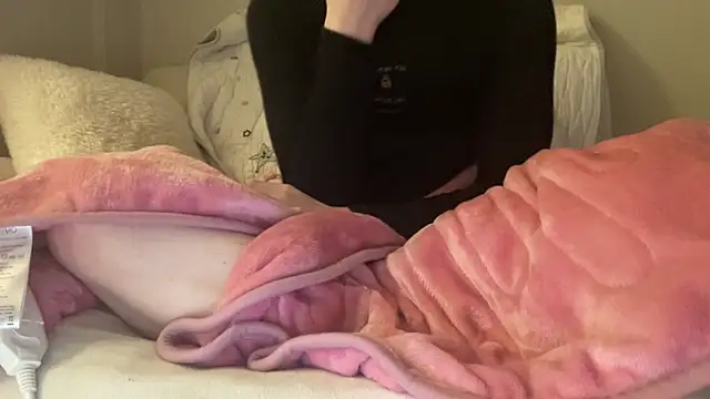 Snapshot of ijustturned18today chatting on 02/05/26, 05:06 ijustturned18today online show from 02/05/26, 05:06