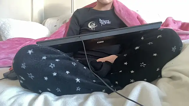 Snapshot of ijustturned18today chatting on 02/14/26, 09:39 ijustturned18today online show from 02/14/26, 09:39