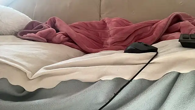 Snapshot of ijustturned18today chatting on 02/17/26, 07:49 ijustturned18today online show from 02/17/26, 07:49