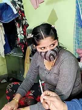 Snapshot of Cuple_masti72 chatting on 01/14/26, 04:56 Cuple masti72 online show from 01/14/26, 04:56