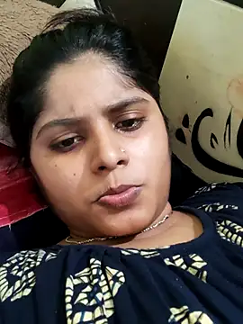 Snapshot of Cuple_masti72 chatting on 06/25/26, 04:34 Cuple masti72 online show from 06/25/26, 04:34