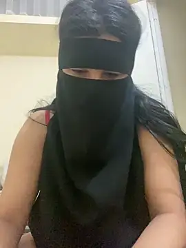 Snapshot of sara___fun chatting on 12/16/25, 12:32 sara fun online show from 12/16/25, 12:32