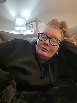 Snapshot of kissmyarch chatting on 12/20/25, 12:29 kissmyarch online show from 12/20/25, 12:29