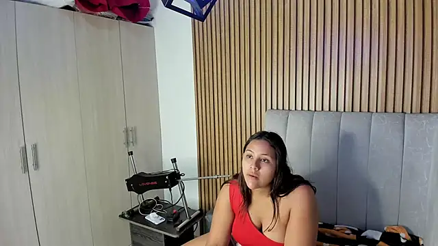 Snapshot of TiifanyGrey chatting on 01/06/26, 02:26 TiifanyGrey online show from 01/06/26, 02:26