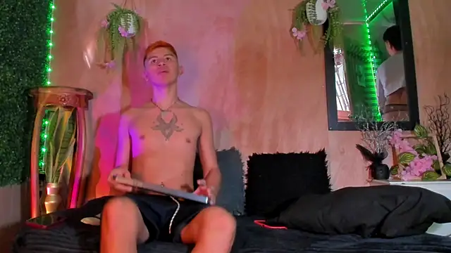 Snapshot of DeeQuinn_Blaze chatting on 12/18/25, 08:37 DeeQuinn Blaze online show from 12/18/25, 08:37