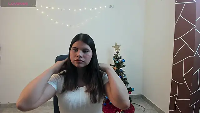 Snapshot of Naomi-Blaze chatting on 12/15/25, 01:59 Naomi-Blaze online show from 12/15/25, 01:59