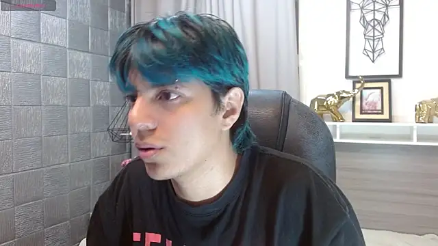 Snapshot of CodyTaylor_ chatting on 12/14/25, 12:32 CodyTaylor online show from 12/14/25, 12:32