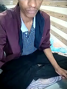 Snapshot of xoupleaura chatting on 12/16/25, 10:31 xoupleaura online show from 12/16/25, 10:31