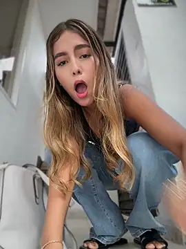 Valeria-escobar online show from 05/24/26, 12:32
