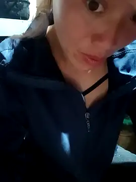 Snapshot of little-effy chatting on 06/07/26, 11:36 little-effy online show from 06/07/26, 11:36