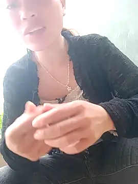 Snapshot of little-effy chatting on 07/23/26, 01:58 little-effy online show from 07/23/26, 01:58