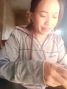 Snapshot of little-effy chatting on 07/25/26, 10:24 little-effy online show from 07/25/26, 10:24