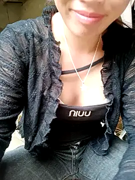 Snapshot of little-effy chatting on 07/27/26, 10:55 little-effy online show from 07/27/26, 10:55