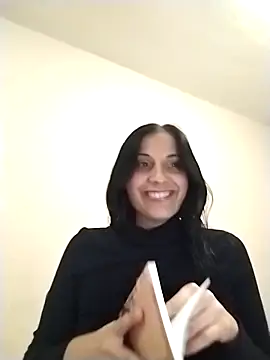 Snapshot of DommeVioleta chatting on 12/21/25, 05:03 DommeVioleta online show from 12/21/25, 05:03