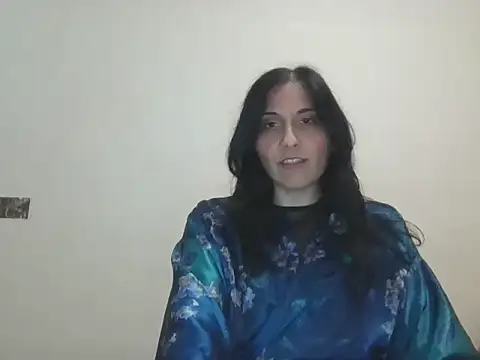 Snapshot of DommeVioleta chatting on 12/22/25, 05:48 DommeVioleta online show from 12/22/25, 05:48