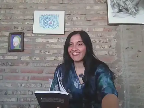 Snapshot of DommeVioleta chatting on 06/21/26, 05:37 DommeVioleta online show from 06/21/26, 05:37