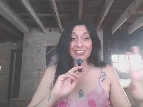 Snapshot of DommeVioleta chatting on 07/06/26, 05:26 DommeVioleta online show from 07/06/26, 05:26