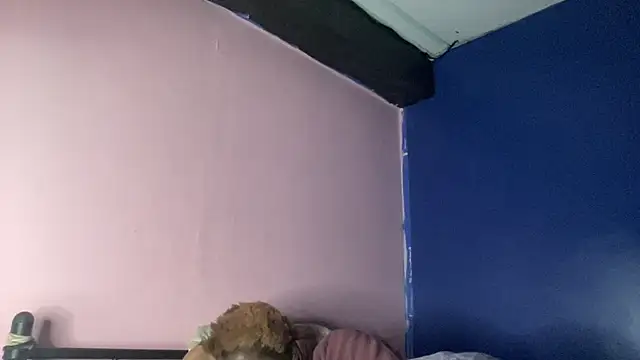 queenalliyahalecia online show from 12/17/25, 05:02