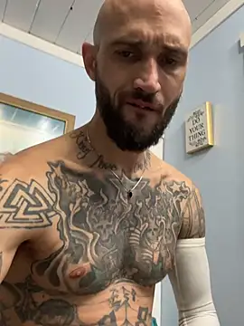 kingNQueen1211 online show from 04/25/26, 09:12