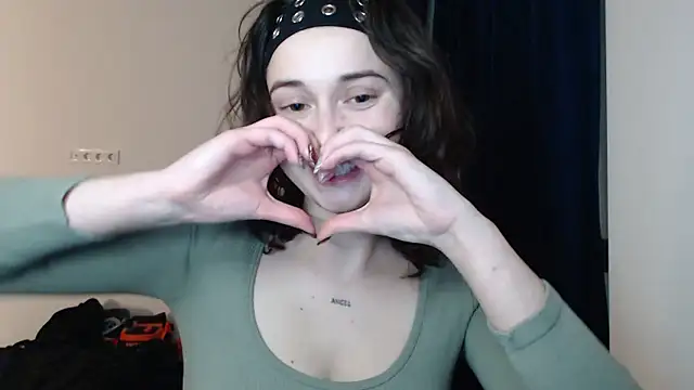 Snapshot of Angelik5371 chatting on 01/14/26, 07:19 Angelik5371 online show from 01/14/26, 07:19