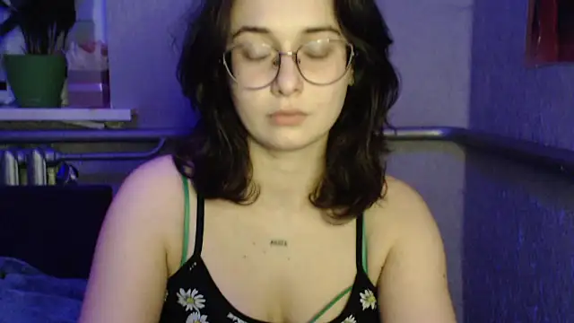 Snapshot of Angelik5371 chatting on 02/05/26, 06:34 Angelik5371 online show from 02/05/26, 06:34