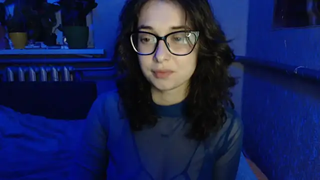 Snapshot of Angelik5371 chatting on 04/16/26, 06:30 Angelik5371 online show from 04/16/26, 06:30
