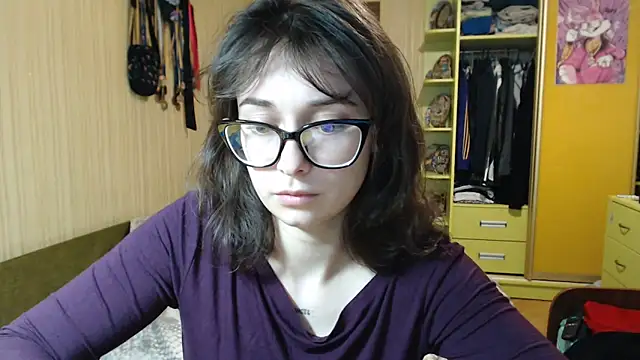 Snapshot of Angelik5371 chatting on 05/13/26, 04:15 Angelik5371 online show from 05/13/26, 04:15