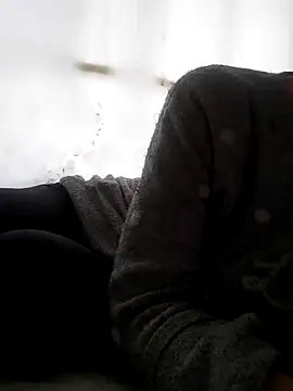 Snapshot of NovaMia chatting on 02/04/26, 12:11 NovaMia online show from 02/04/26, 12:11