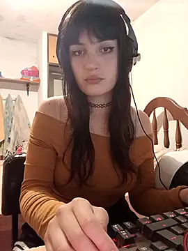 Snapshot of ladydark25 chatting on 12/15/25, 02:16 ladydark25 online show from 12/15/25, 02:16