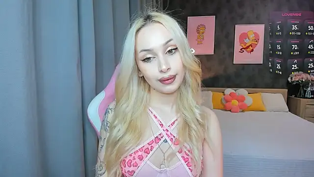 Snapshot of LanaMiracle chatting on 02/17/26, 04:09 LanaMiracle online show from 02/17/26, 04:09