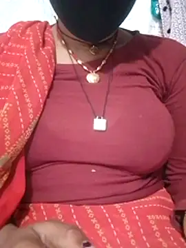 Snapshot of Aaisha_01 chatting on 01/11/26, 04:45 Aaisha 01 online show from 01/11/26, 04:45