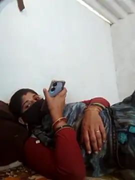 Snapshot of Aaisha_01 chatting on 02/25/26, 10:03 Aaisha 01 online show from 02/25/26, 10:03