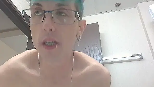 AskAveryAnything online show from 02/25/26, 06:45