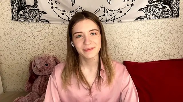 Snapshot of Shining_Robi chatting on 12/18/25, 12:11 Shining Robi online show from 12/18/25, 12:11