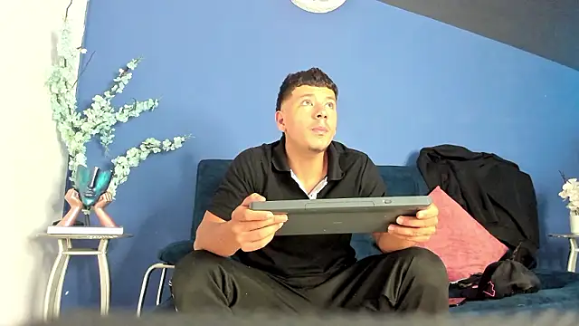 Snapshot of MagnusKnight_ chatting on 02/16/26, 06:15 MagnusKnight online show from 02/16/26, 06:15