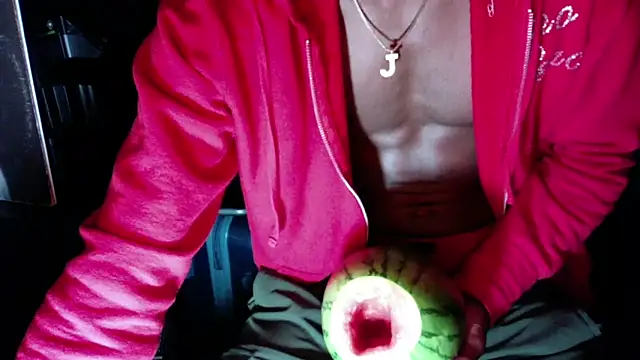 Snapshot of ISLANDBANANA1 chatting on 12/15/25, 07:01 ISLANDBANANA1 online show from 12/15/25, 07:01