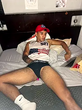 Snapshot of chico_sweet chatting on 12/16/25, 04:39 chico sweet online show from 12/16/25, 04:39