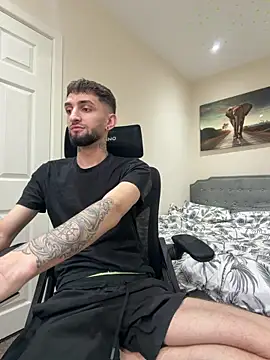 Snapshot of Juliann69Ramiro chatting on 03/06/26, 03:30 Juliann69Ramiro online show from 03/06/26, 03:30