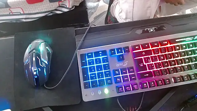 Snapshot of kari-10 chatting on 12/14/25, 03:17 kari-10 online show from 12/14/25, 03:17