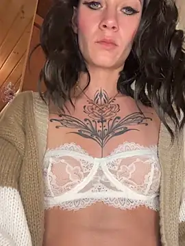 Snapshot of dein_traumchen chatting on 02/06/26, 11:08 dein traumchen online show from 02/06/26, 11:08