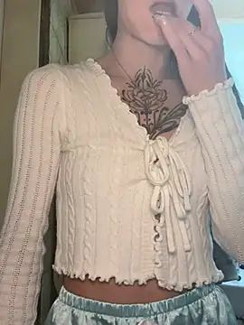 Snapshot of dein_traumchen chatting on 02/19/26, 09:00 dein traumchen online show from 02/19/26, 09:00