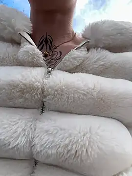 Snapshot of dein_traumchen chatting on 02/28/26, 03:02 dein traumchen online show from 02/28/26, 03:02