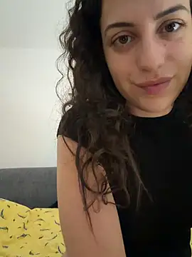 Snapshot of CoquineCharmeuse chatting on 04/14/26, 01:17 CoquineCharmeuse online show from 04/14/26, 01:17
