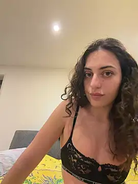 Snapshot of CoquineCharmeuse chatting on 04/19/26, 06:43 CoquineCharmeuse online show from 04/19/26, 06:43